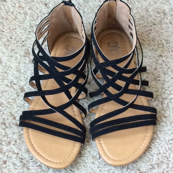 journee gladiator sandals